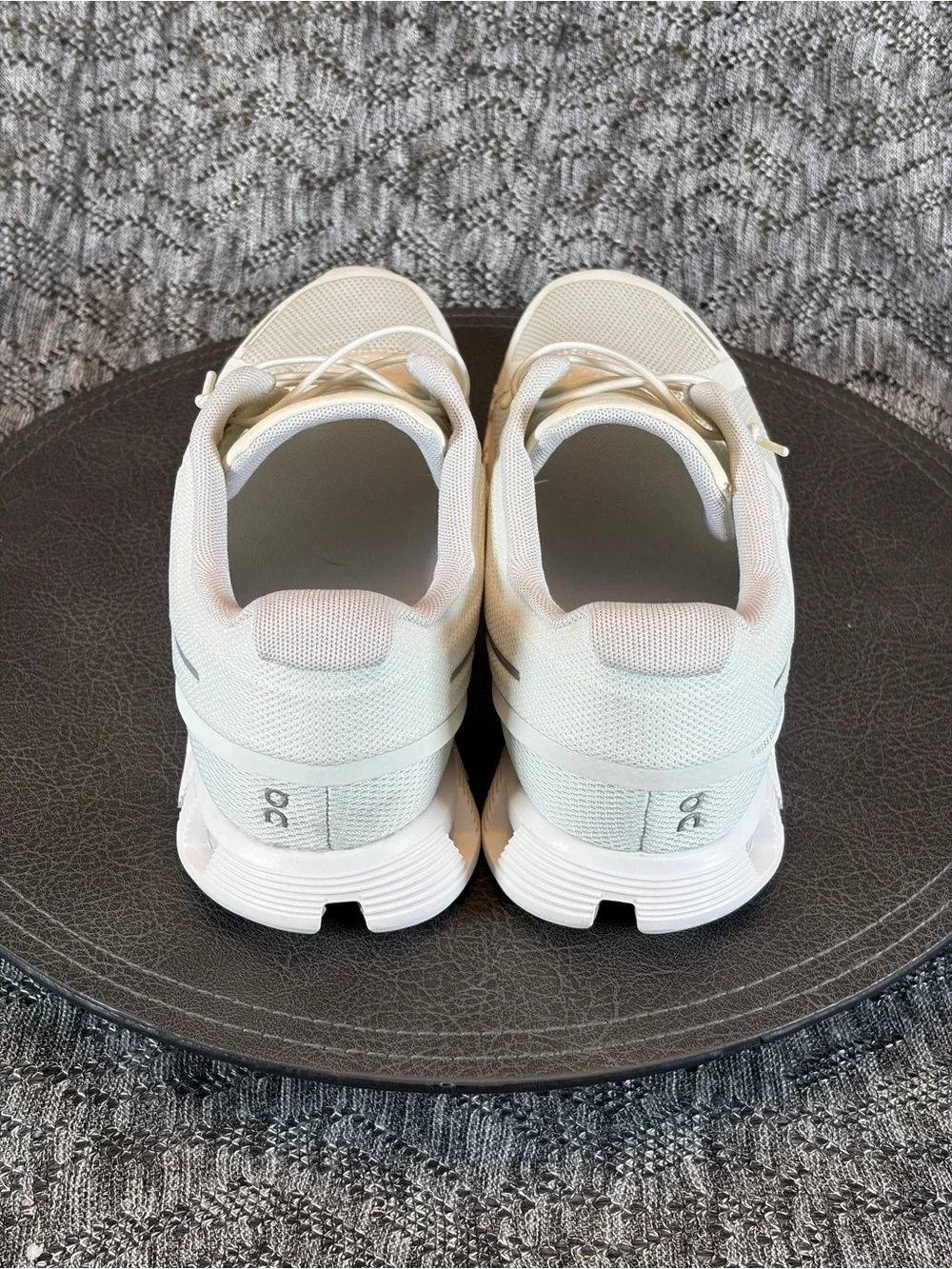 On Cloud 5 running shoes Women's 9.5 Ice / White - Picture 4 of 7